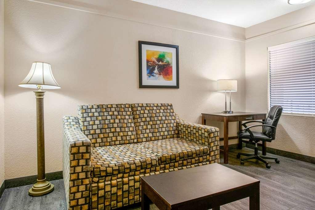 Quality Inn & Suites Jacksonville-Baymeadows Extérieur photo