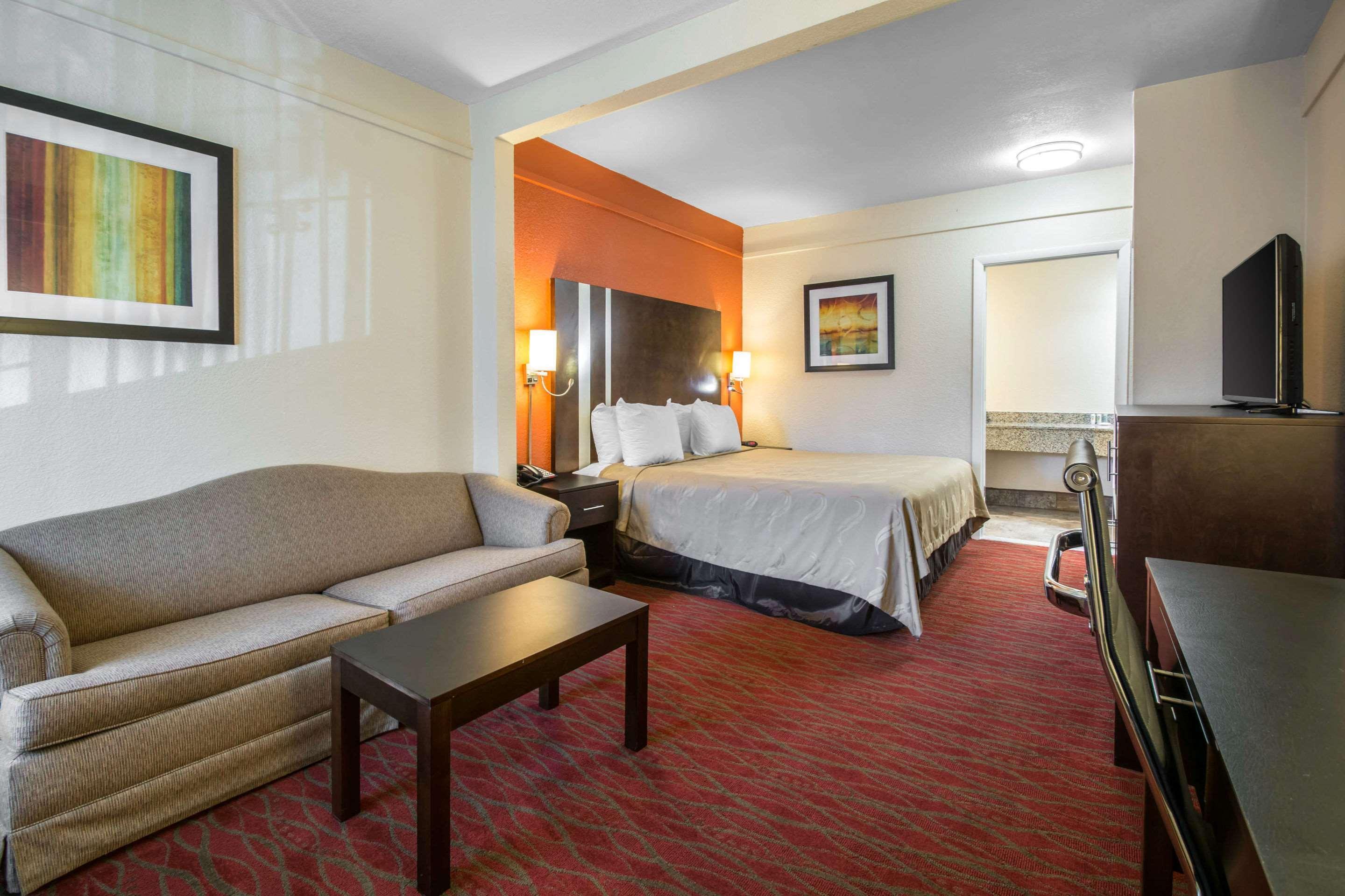 Quality Inn & Suites Jacksonville-Baymeadows Extérieur photo