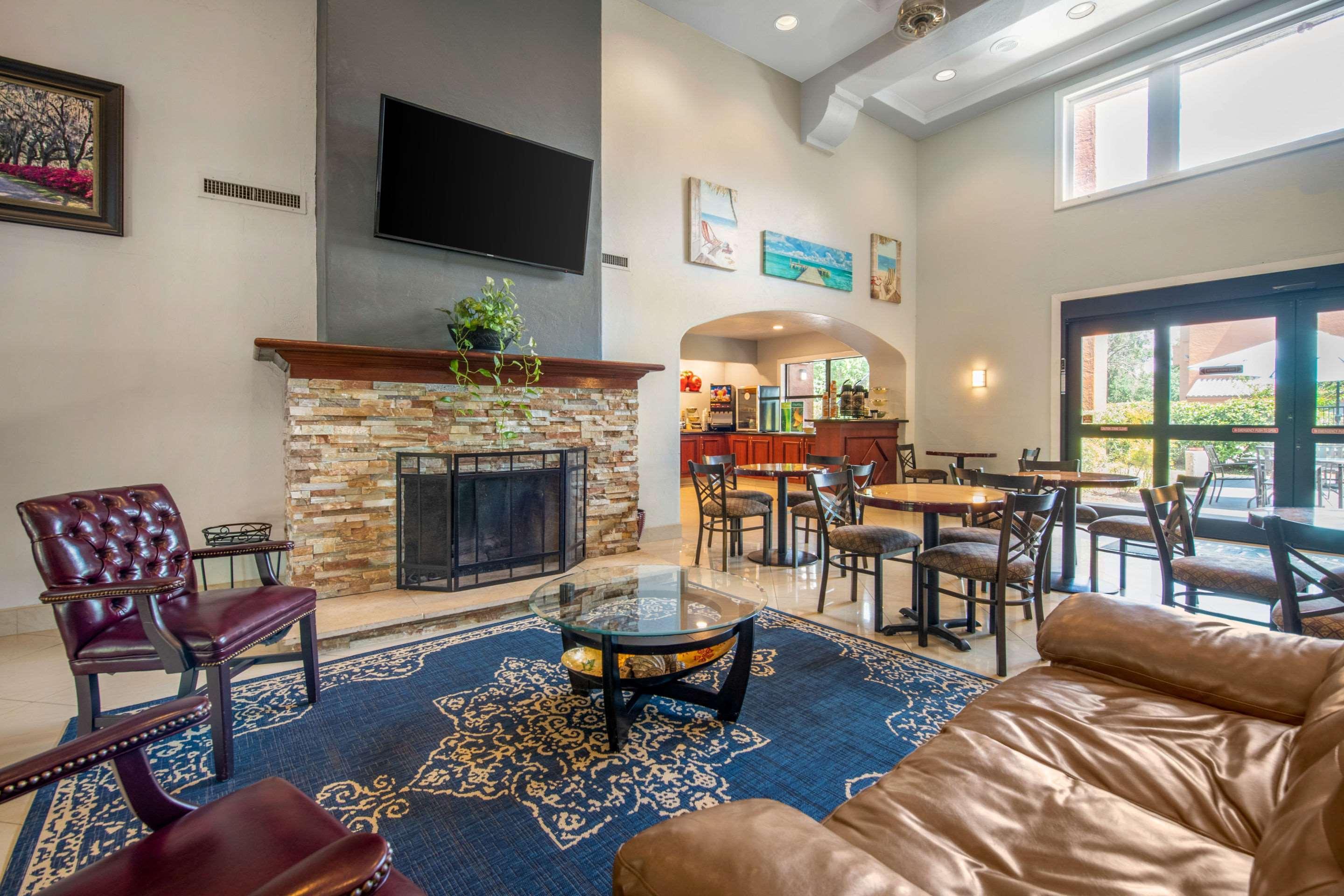 Quality Inn & Suites Jacksonville-Baymeadows Extérieur photo